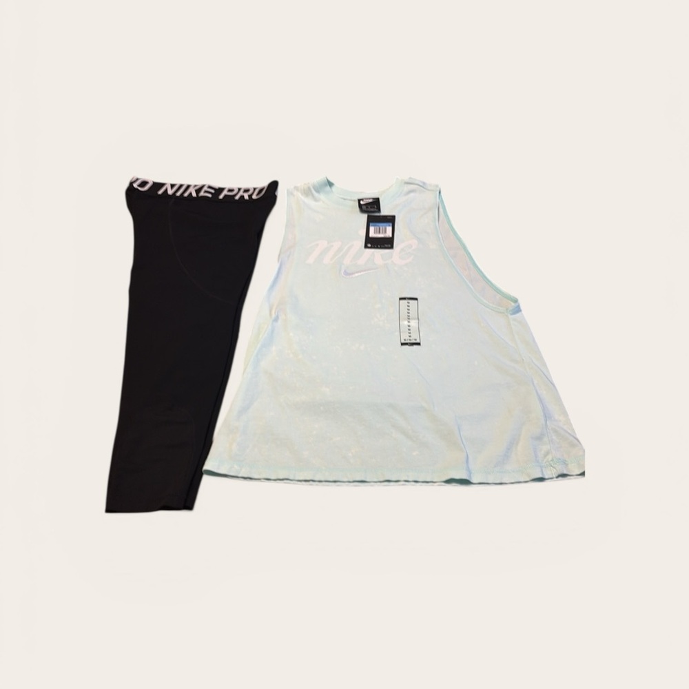 Nike women’s 3 Piece Set with Mint Green Nike Tank. The top is NWT. - Picture 4 of 14